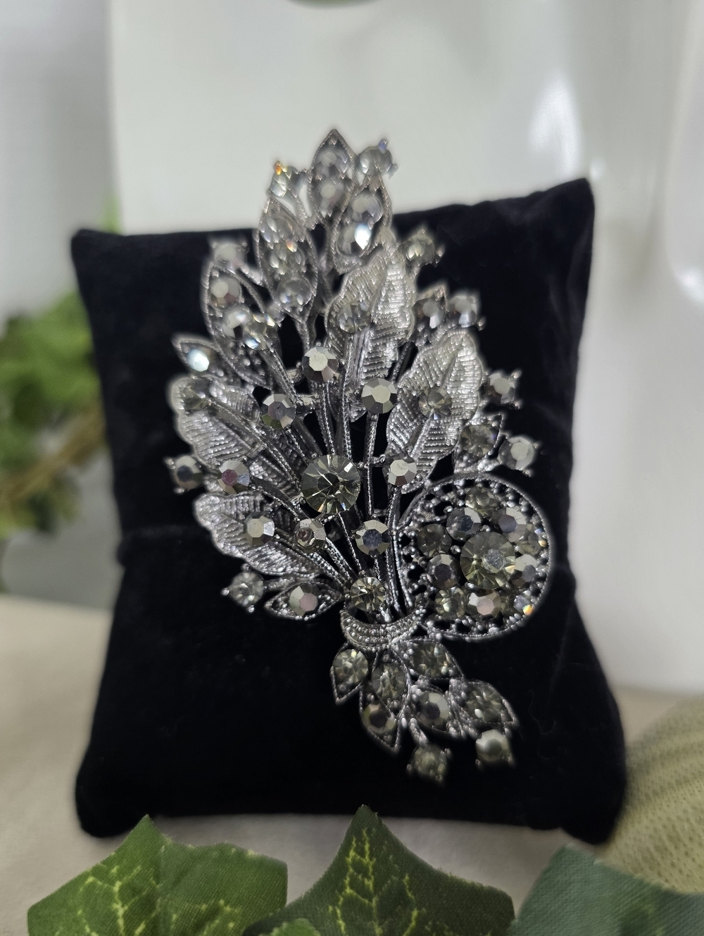 Vintage Smoky Gray Crystal Spray Brooch Pin Silver Tone Leaf & Floral Statement